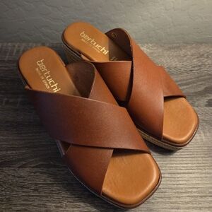 Bertuchi Chesnut Leather Sandals